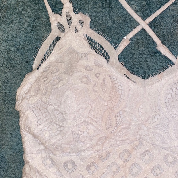 Top with adjustable, spaghetti straps, white with lace - Picture 4 of 7